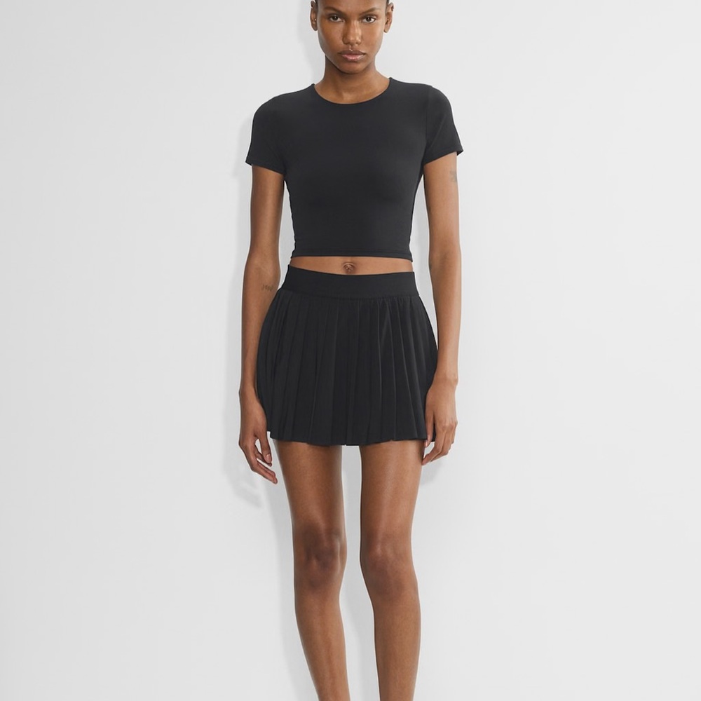 Aritzia TNA Action Golf Skirt Size Medium
